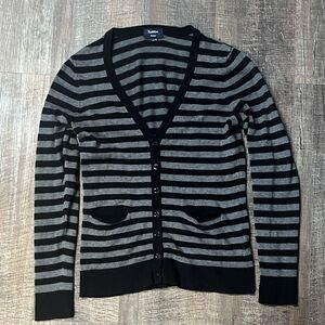 Reitmans striped button-up shrug
